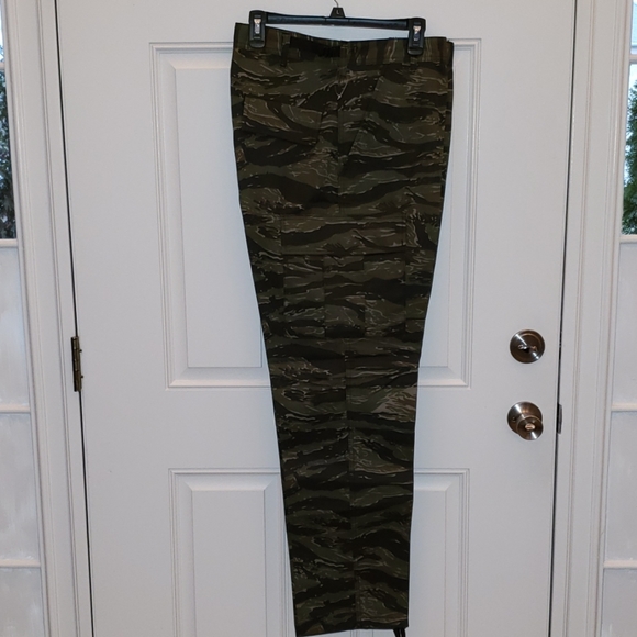 Men's Military 6 pocket Tiger stripe camo  pants - Picture 2 of 2